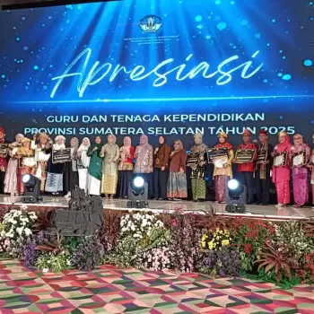 Kepala SMPN 4 Banyuasin III Raih Juara III Kepala Sekolah Tr